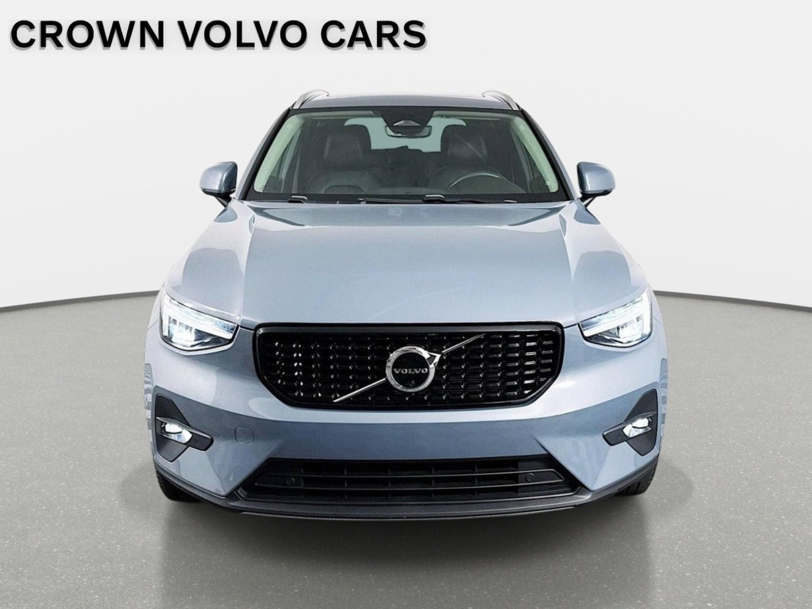Used 2023 Volvo XC40 B5 Plus w/ Driver Assist Package AWD/4WD image 2