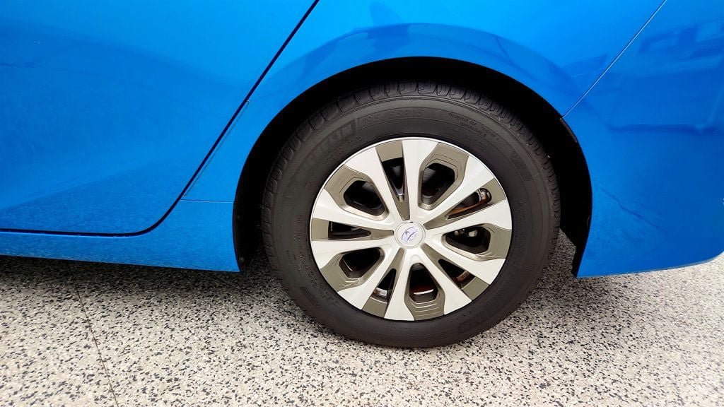 Used 2021 Toyota Prius Prime XLE FWD image 9