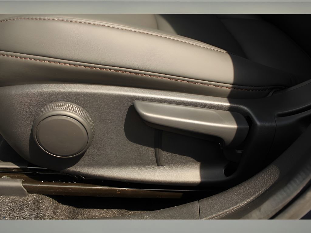 New 2025 MAZDA MAZDA3 s image 12