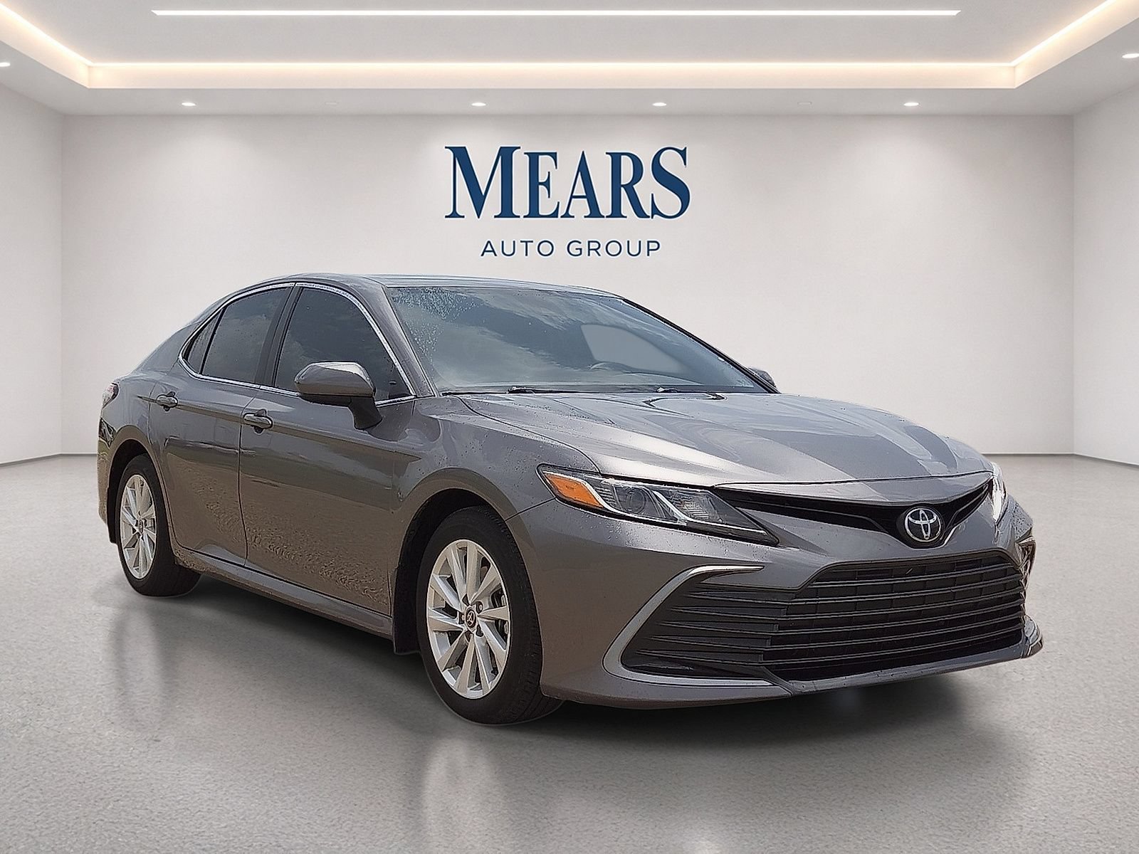 Used 2024 Toyota Camry LE FWD image 7