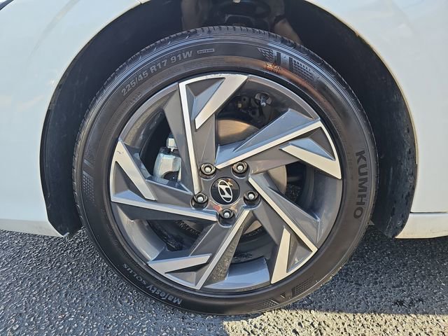 Used 2025 Hyundai Elantra Sport image 33