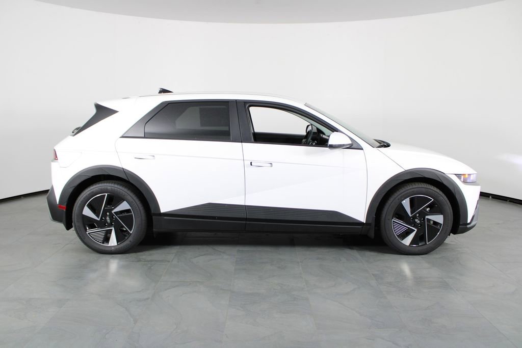 New 2025 Hyundai Ioniq 5 SE image 10