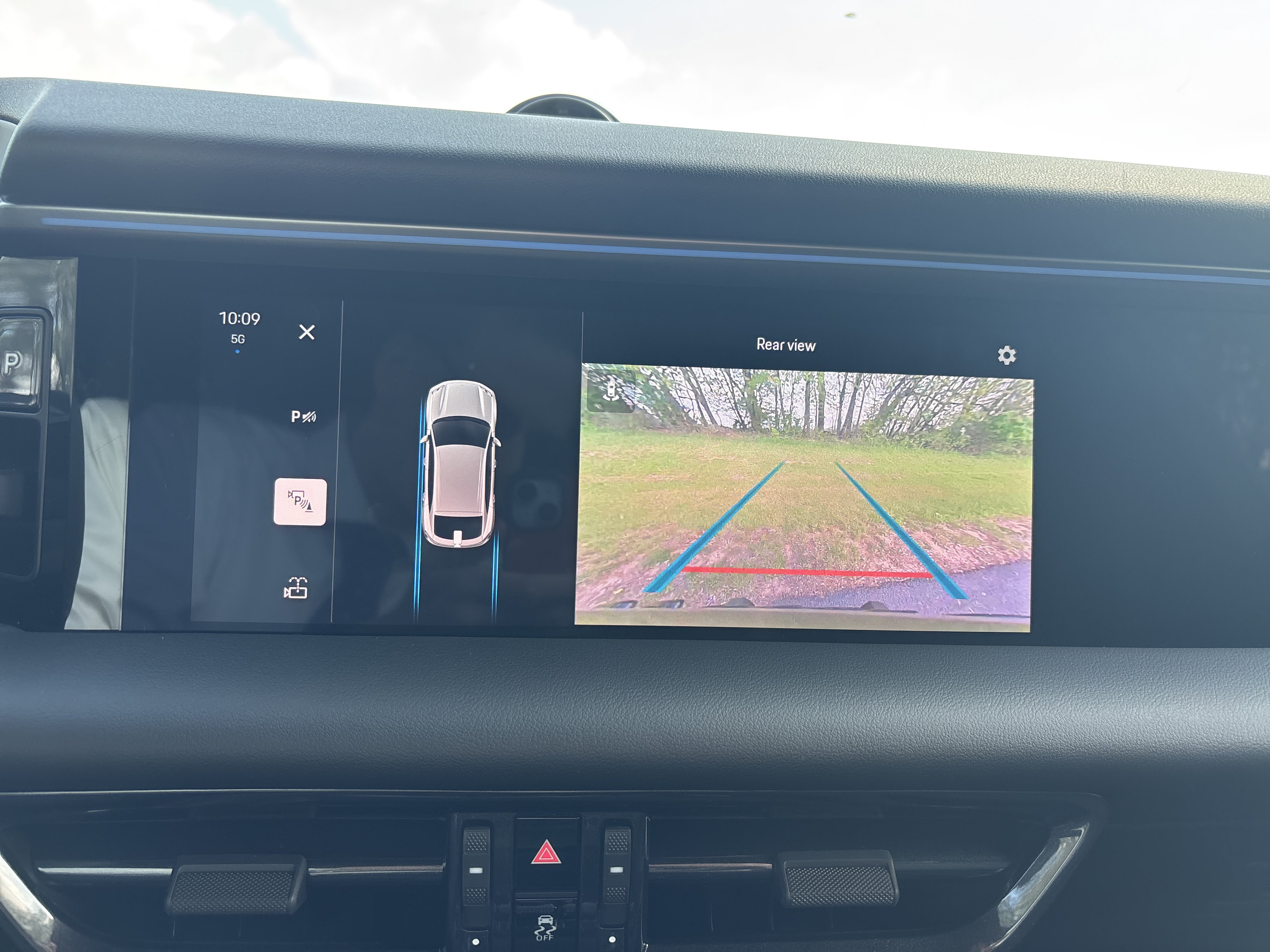 New 2025 Porsche Macan 4 Electric AWD/4WD image 41