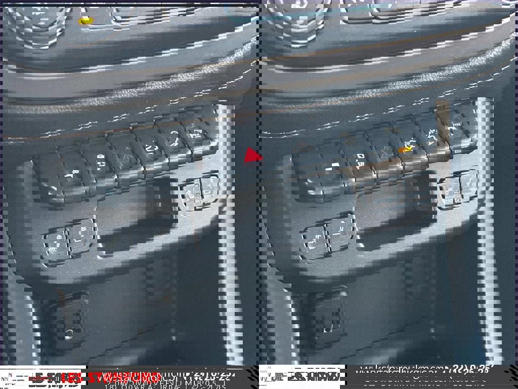 Certified 2022 GMC Canyon AT4 w/ Trailering Package image 31