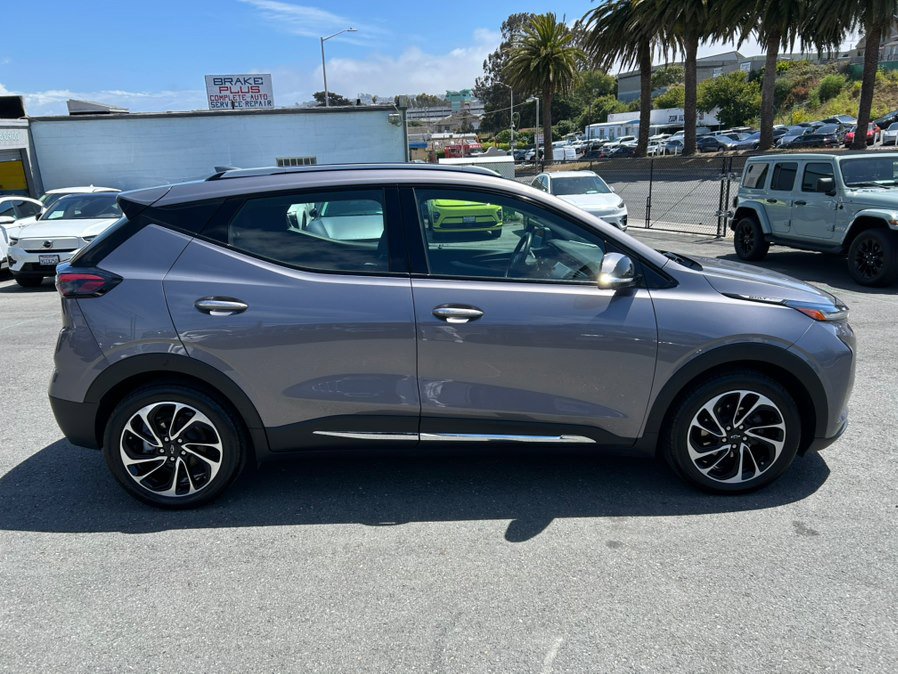 Used 2023 Chevrolet Bolt EUV Premier FWD image 4