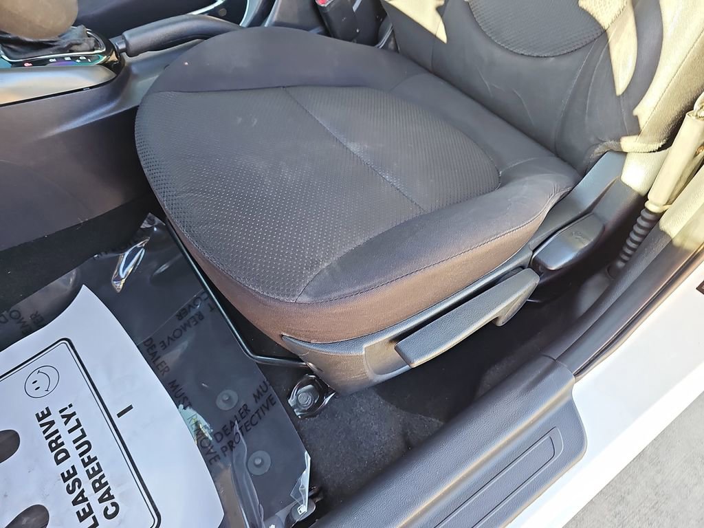 Used 2013 Kia Forte EX image 32