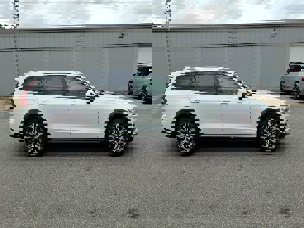 New 2026 Volvo V60 B5 Cross Country Plus w/ Protection Package Premier image 2