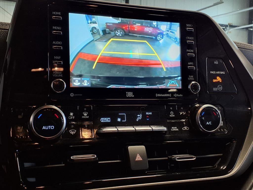 Used 2020 Toyota Highlander Limited image 25