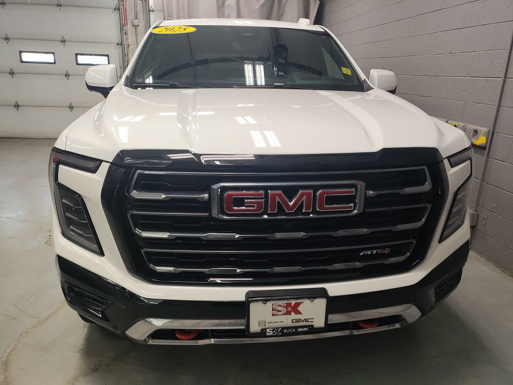 Used 2025 GMC Yukon AT4 w/ AT4 Premium Plus Package AWD/4WD image 6