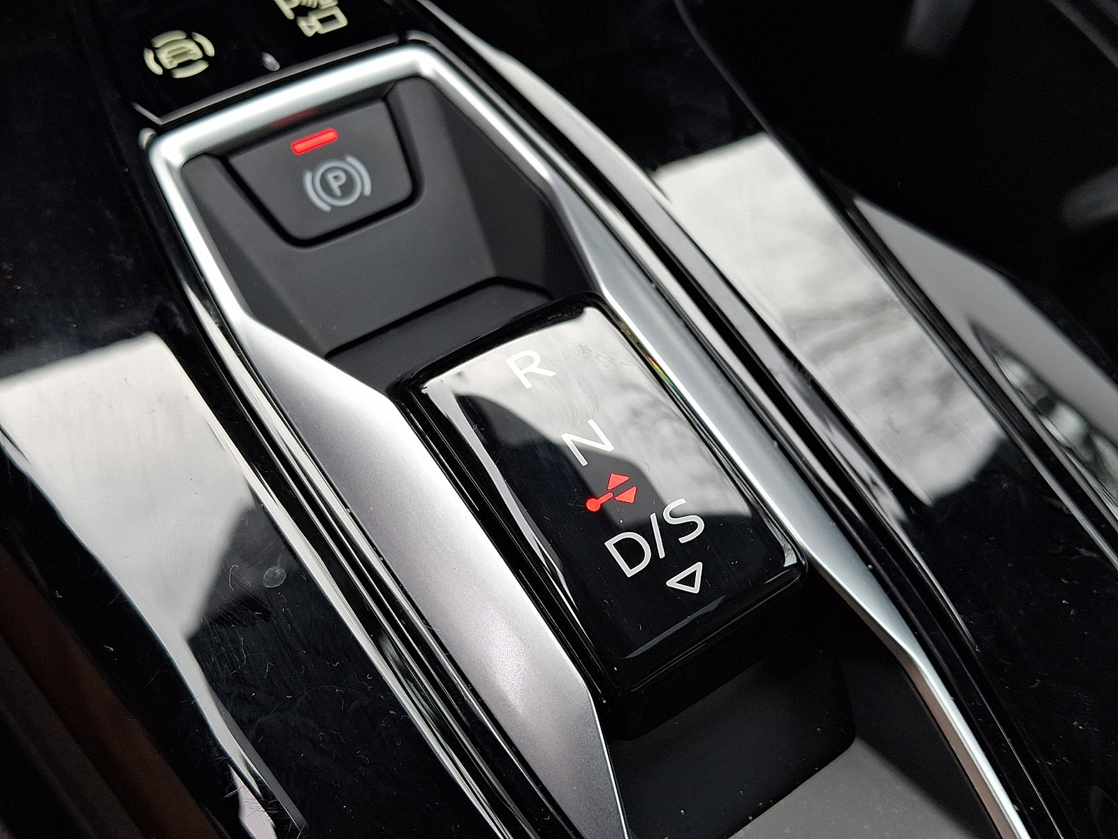 Certified 2025 Audi Q5 Premium Plus w/ Premium Plus AWD/4WD image 16