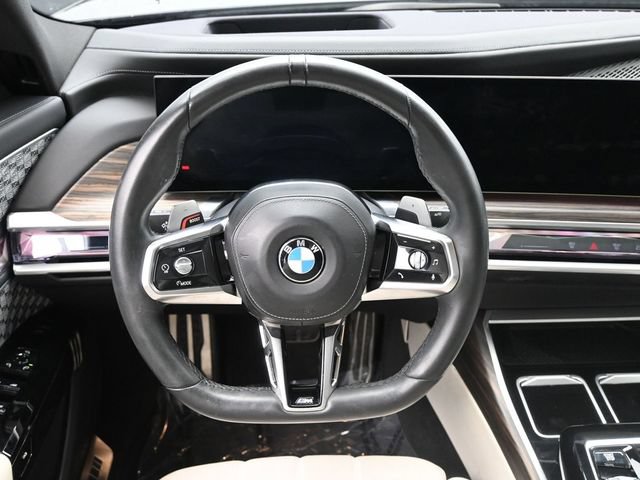 Used 2023 BMW 760i xDrive w/ Executive Package AWD/4WD image 16