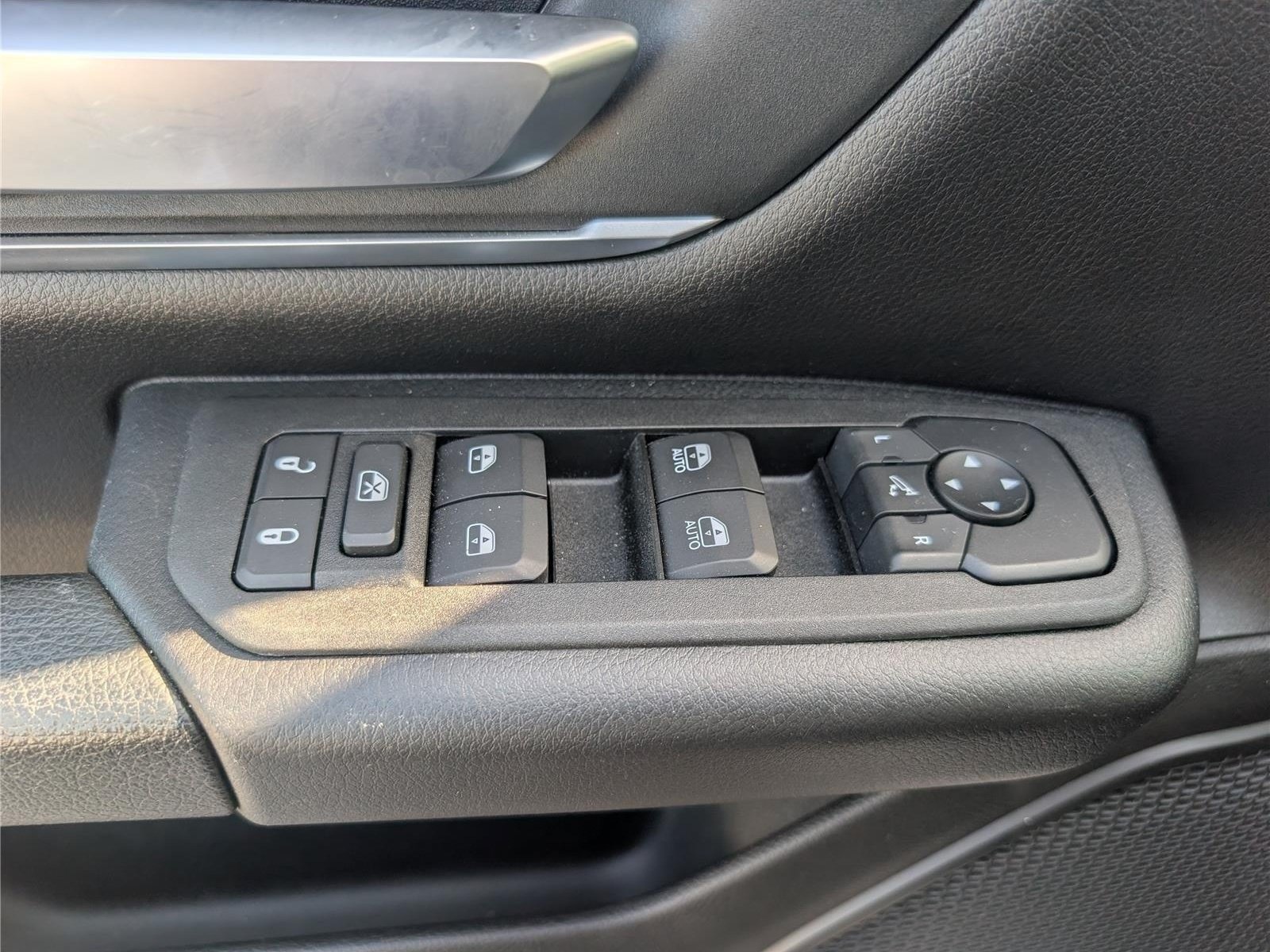 Used 2025 RAM 1500 Big Horn AWD/4WD image 18
