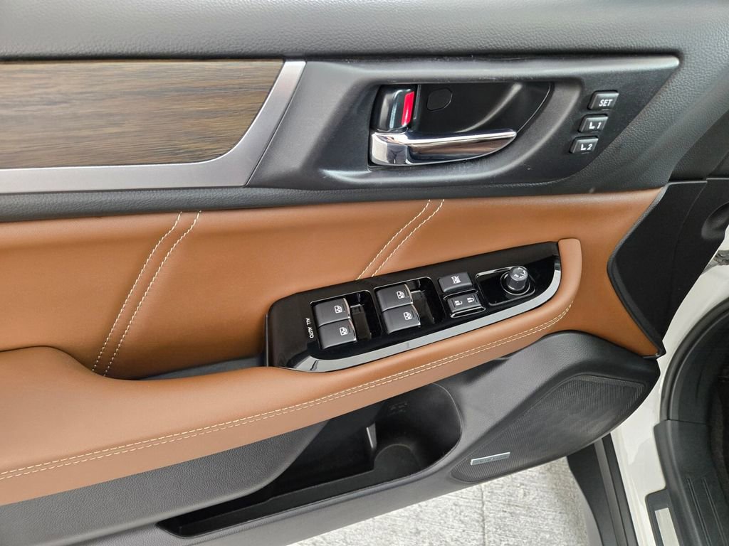 Used 2019 Subaru Outback 3.6R Touring image 23