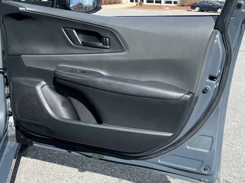 Used 2024 Toyota Prius LE image 9