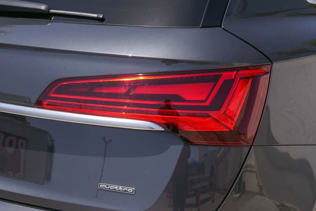 Used 2021 Audi Q5 Premium w/ Convenience Package image 10