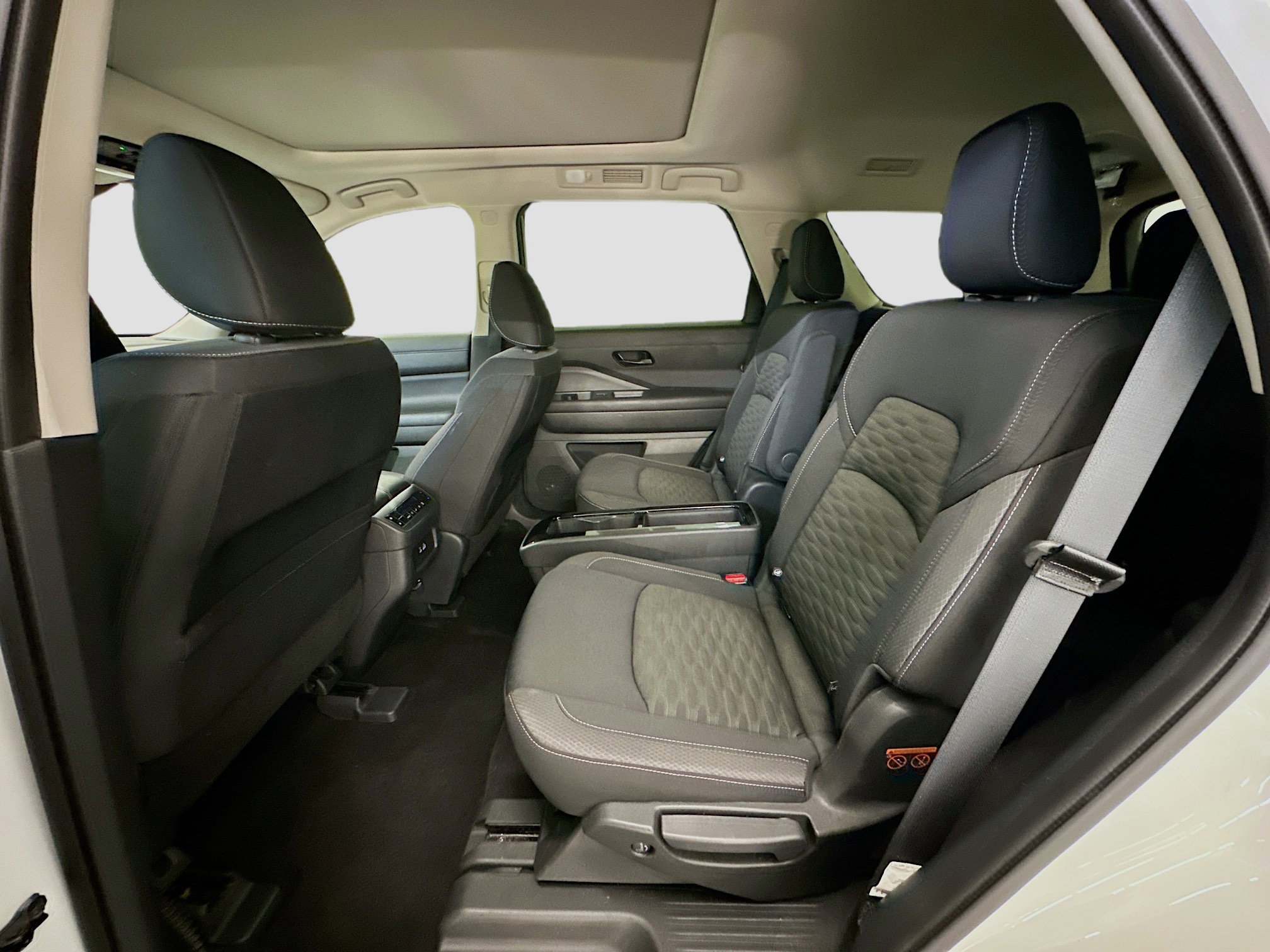 Used 2023 Nissan Pathfinder SV w/ SV Premium Package image 29