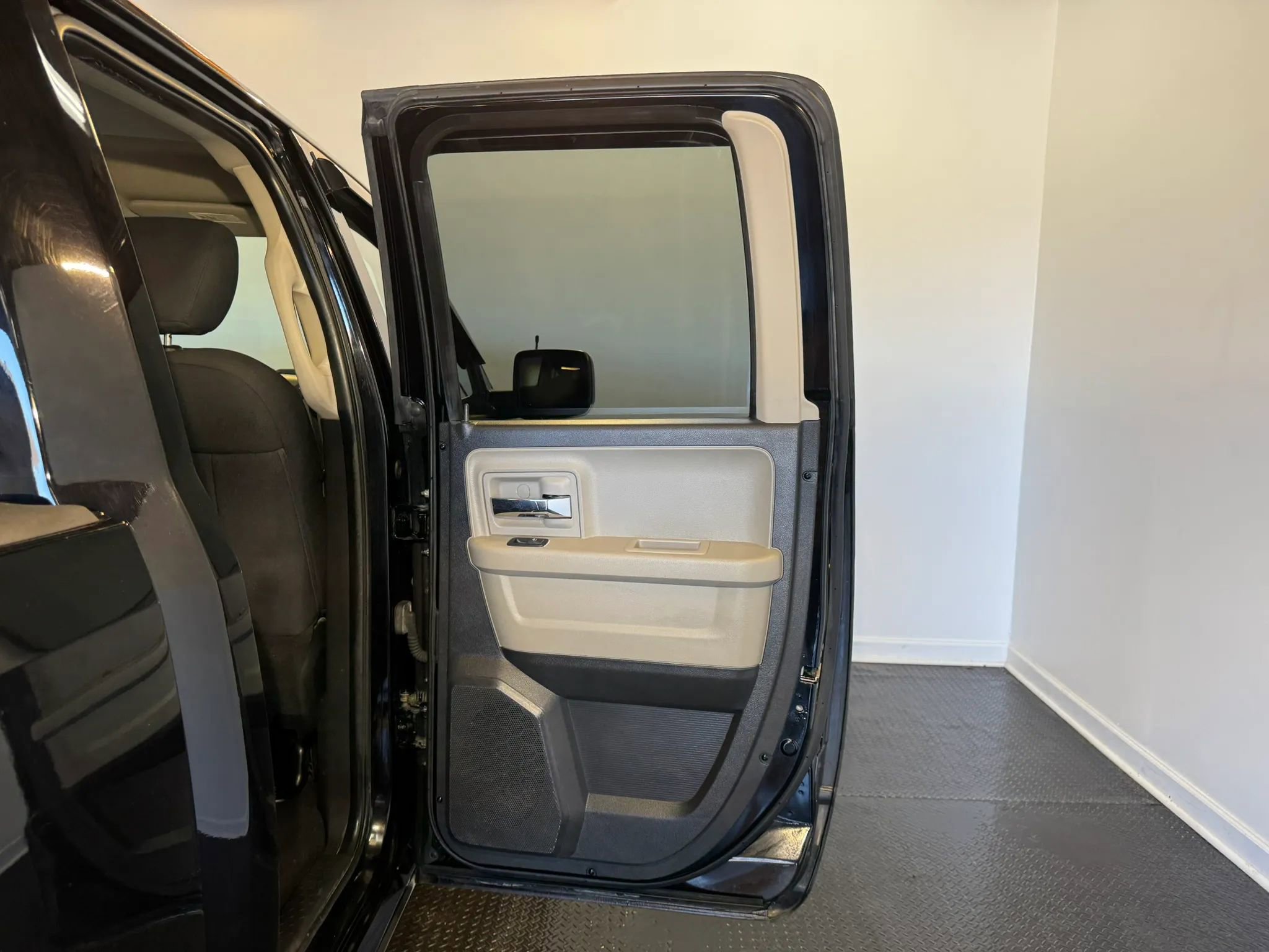 Used 2012 RAM 1500 Outdoorsman image 28