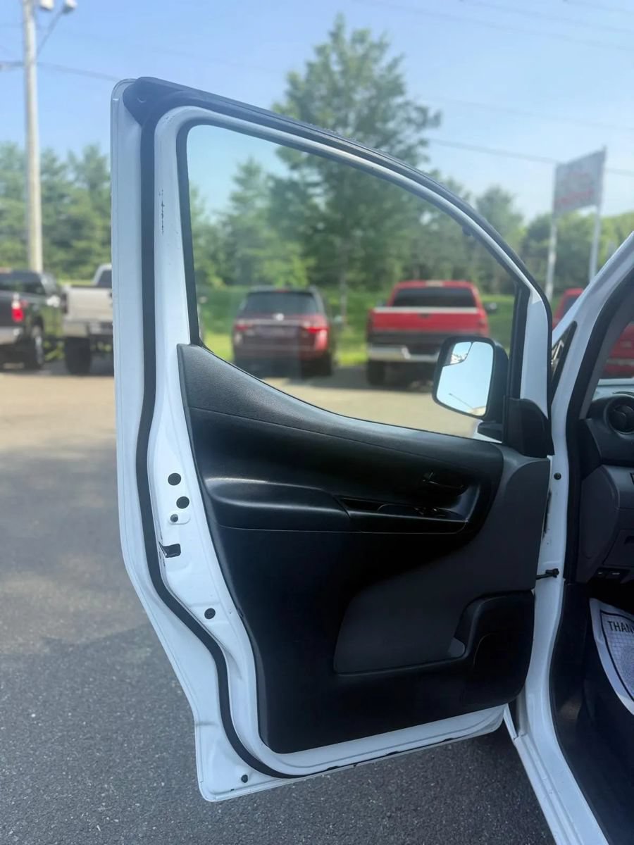 Used 2017 Nissan NV200 S FWD image 8
