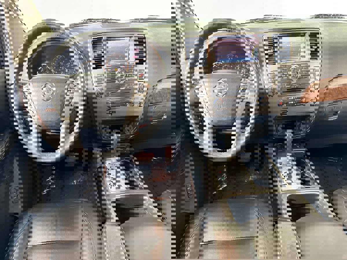 Used 2014 Nissan Armada Platinum image 29