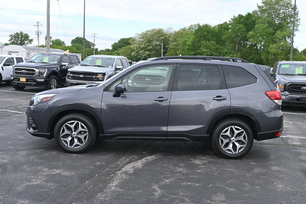 Used 2022 Subaru Forester Premium AWD/4WD image 4