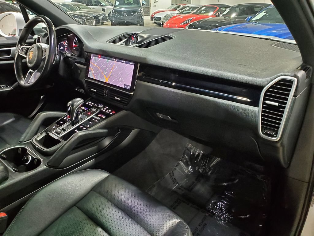 Used 2020 Porsche Cayenne AWD/4WD image 14