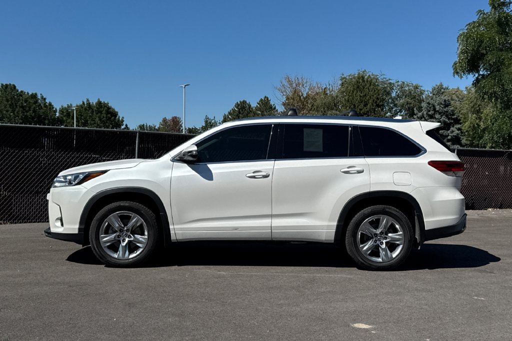 Used 2019 Toyota Highlander Limited AWD/4WD image 10