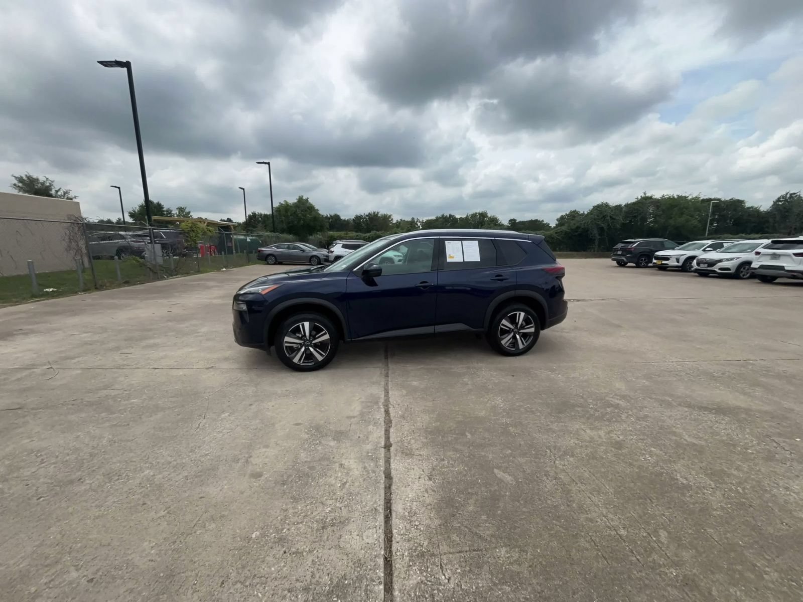 Used 2026 Nissan Rogue SL FWD image 8