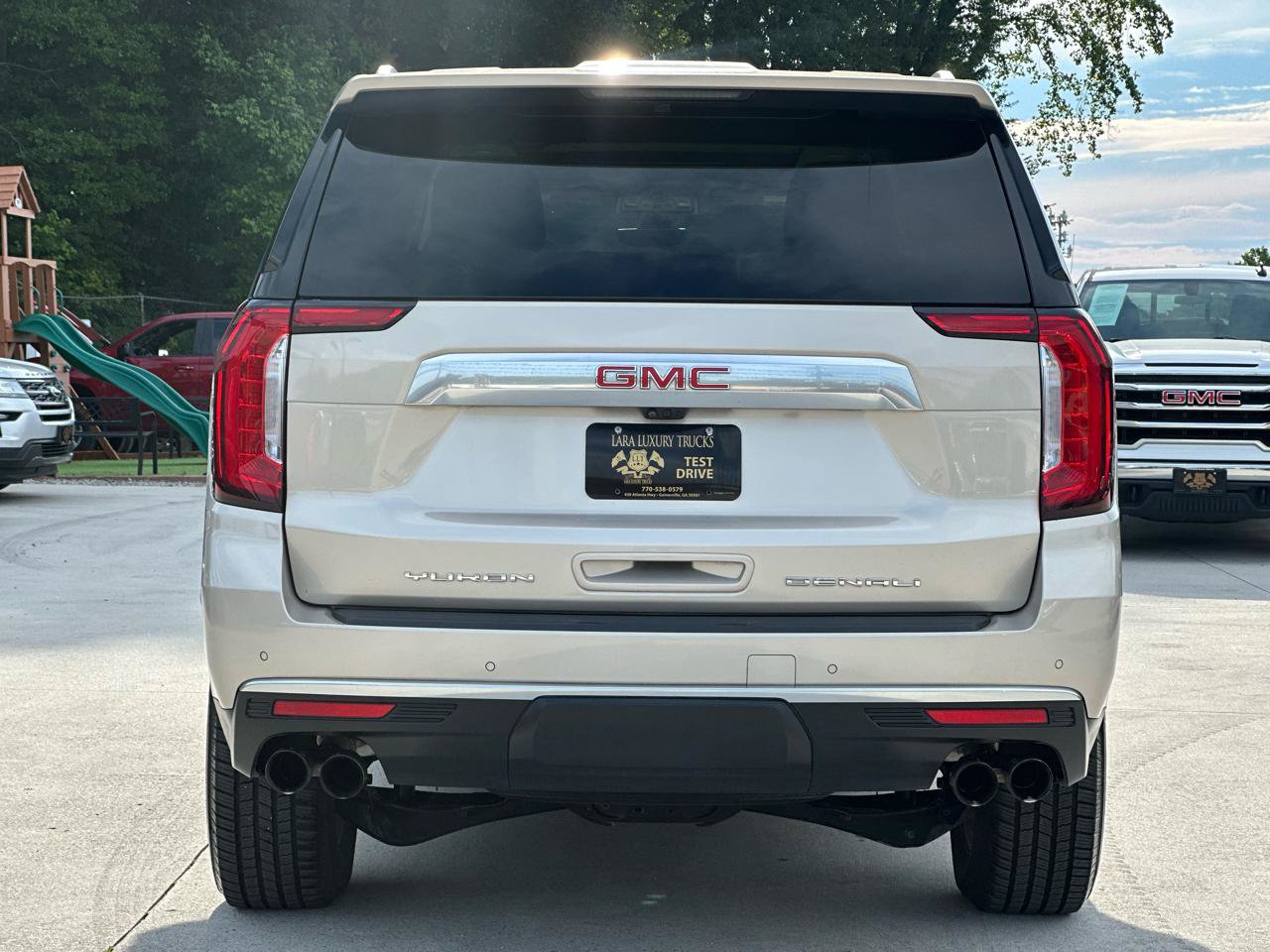 Used 2021 GMC Yukon Denali w/ Advanced Technology Package RWD image 6