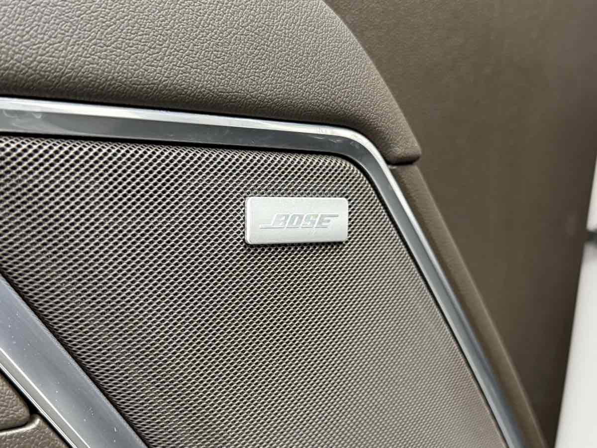 Used 2022 Chevrolet Silverado 1500 LTZ image 12