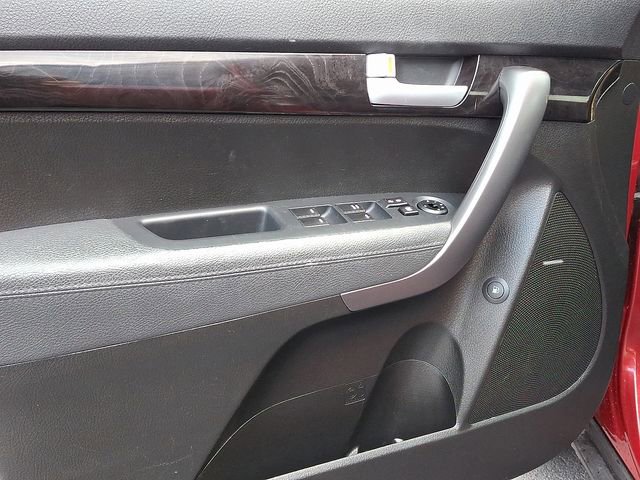 Used 2015 Kia Sorento LX image 13