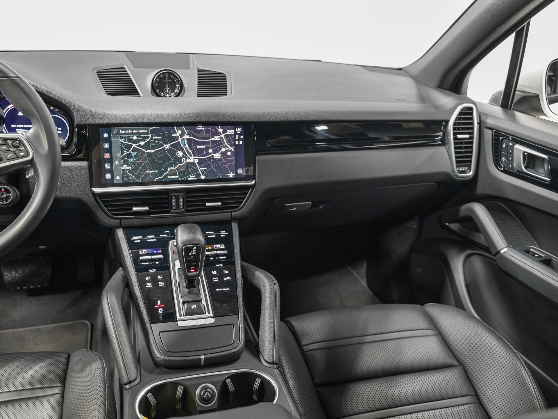 Used 2022 Porsche Cayenne Platinum Edition AWD/4WD image 30