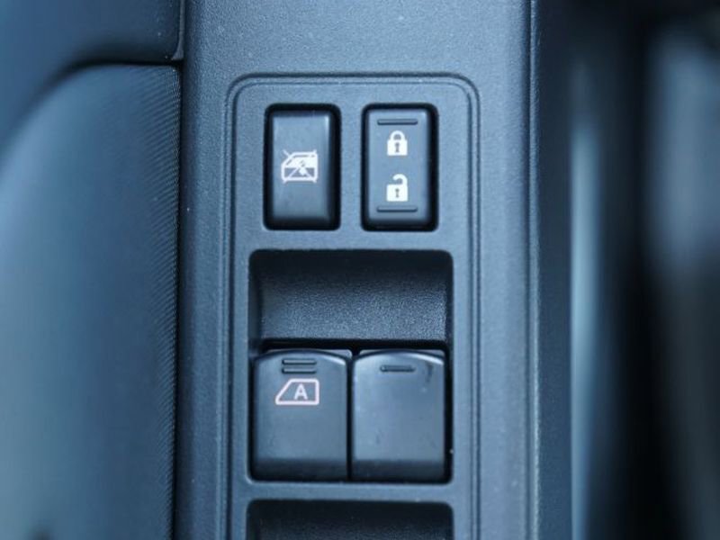 Used 2024 Nissan Frontier SL w/ Technology Package image 27
