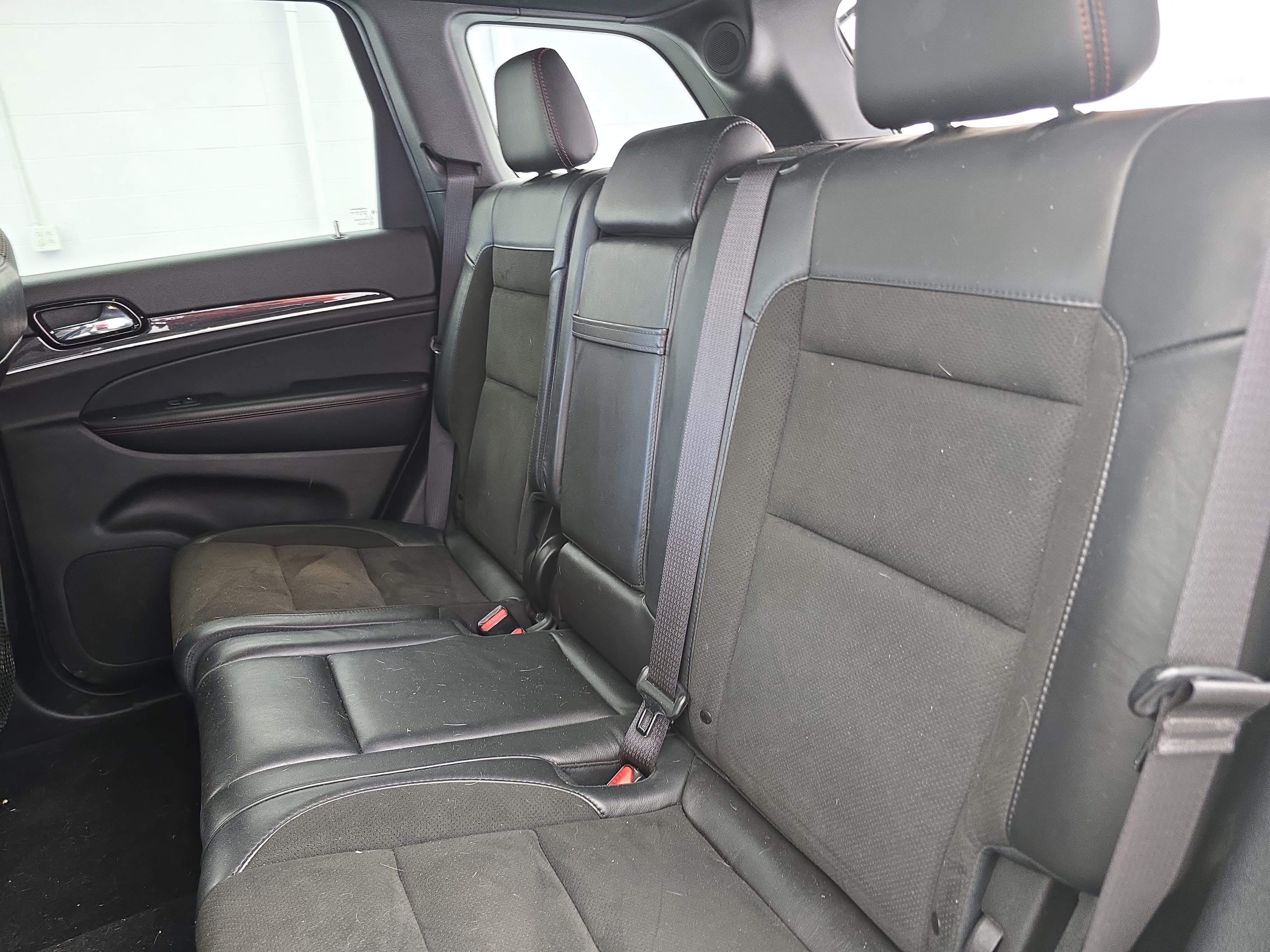 Used 2020 Jeep Grand Cherokee Trailhawk w/ Premium Lighting Group AWD/4WD image 14