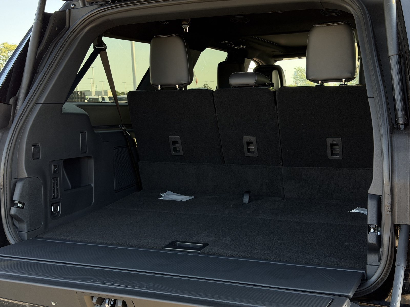 New 2027 Ford Expedition Max Platinum w/ Stealth Appearance Package RWD image 27