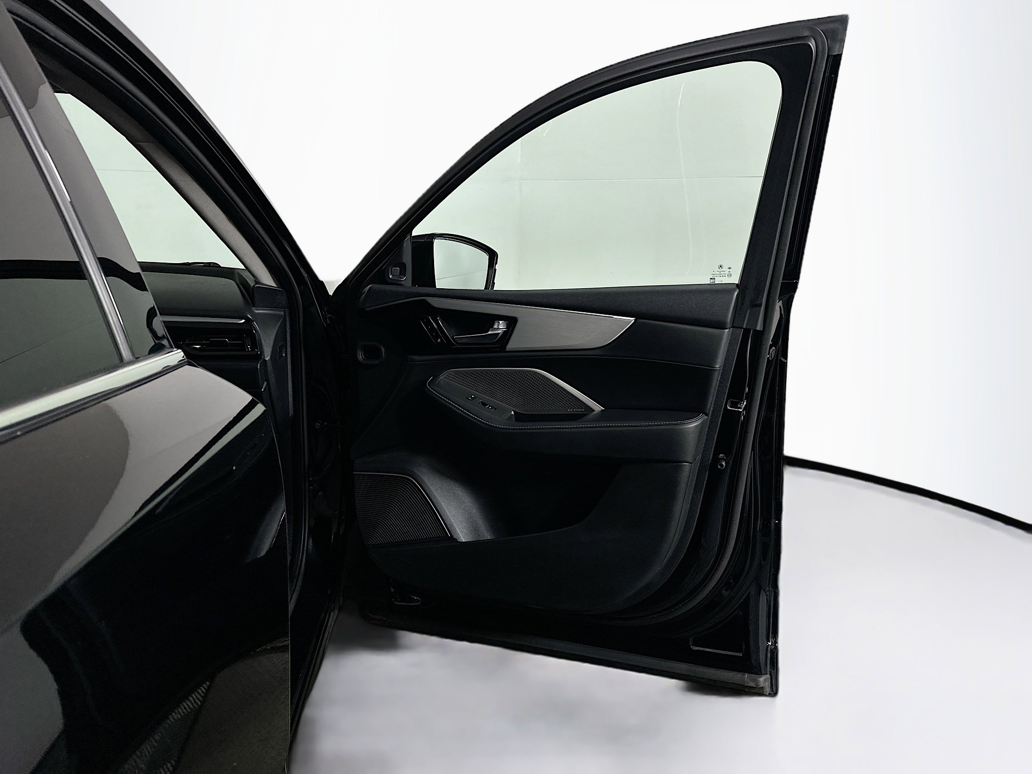 Used 2023 Acura MDX SH-AWD w/ Technology Package image 35