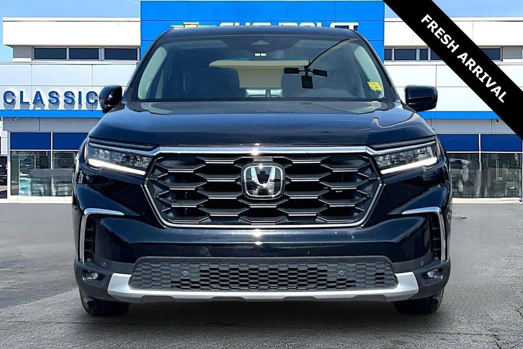 Used 2025 Honda Pilot EX-L image 2