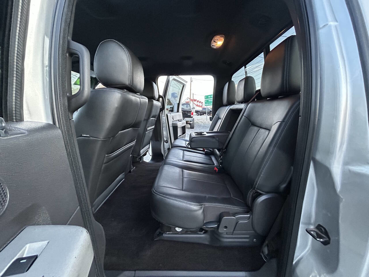 Used 2015 Ford F350 Lariat w/ Lariat Interior Package image 19