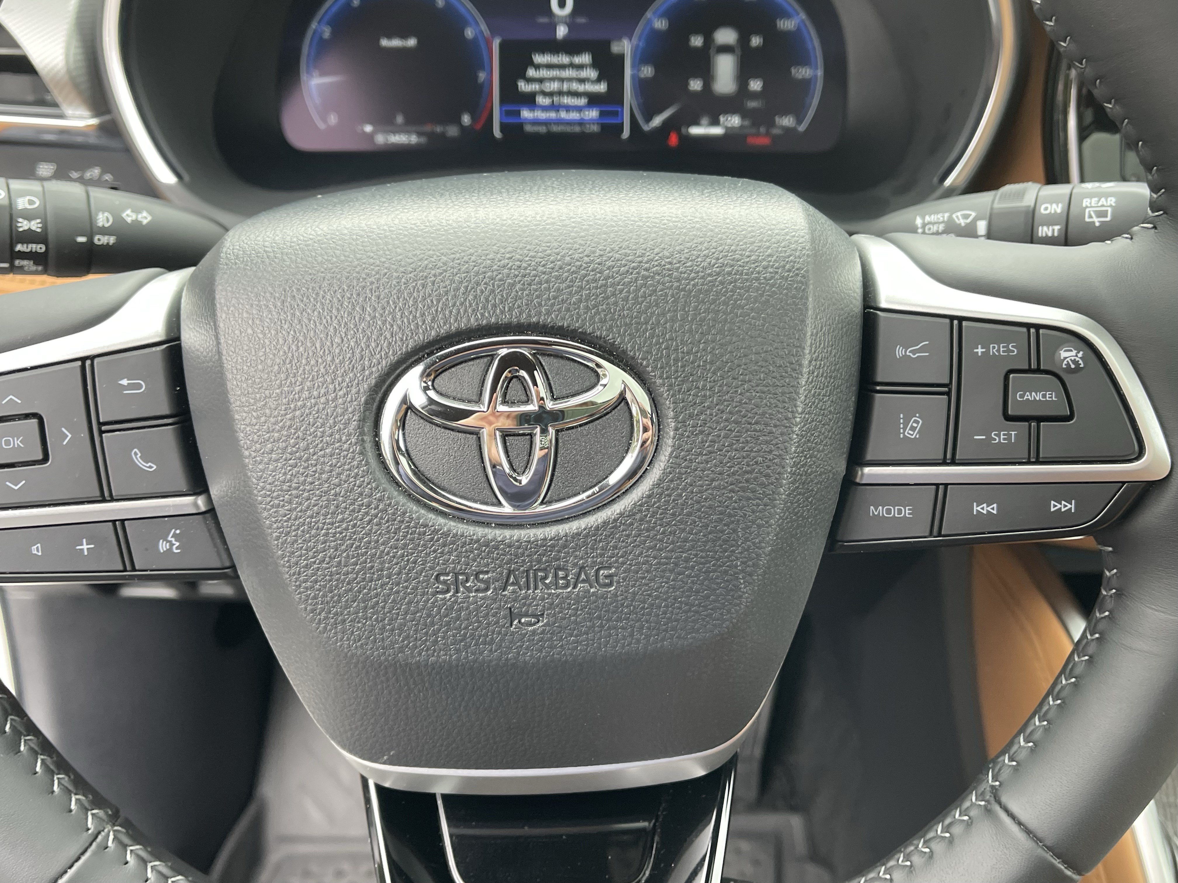 Certified 2025 Toyota Highlander Platinum AWD/4WD image 21