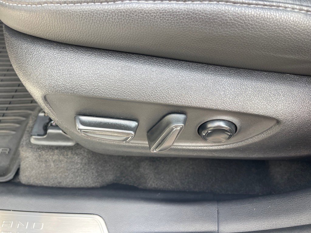 Used 2024 Toyota Grand Highlander Limited image 9