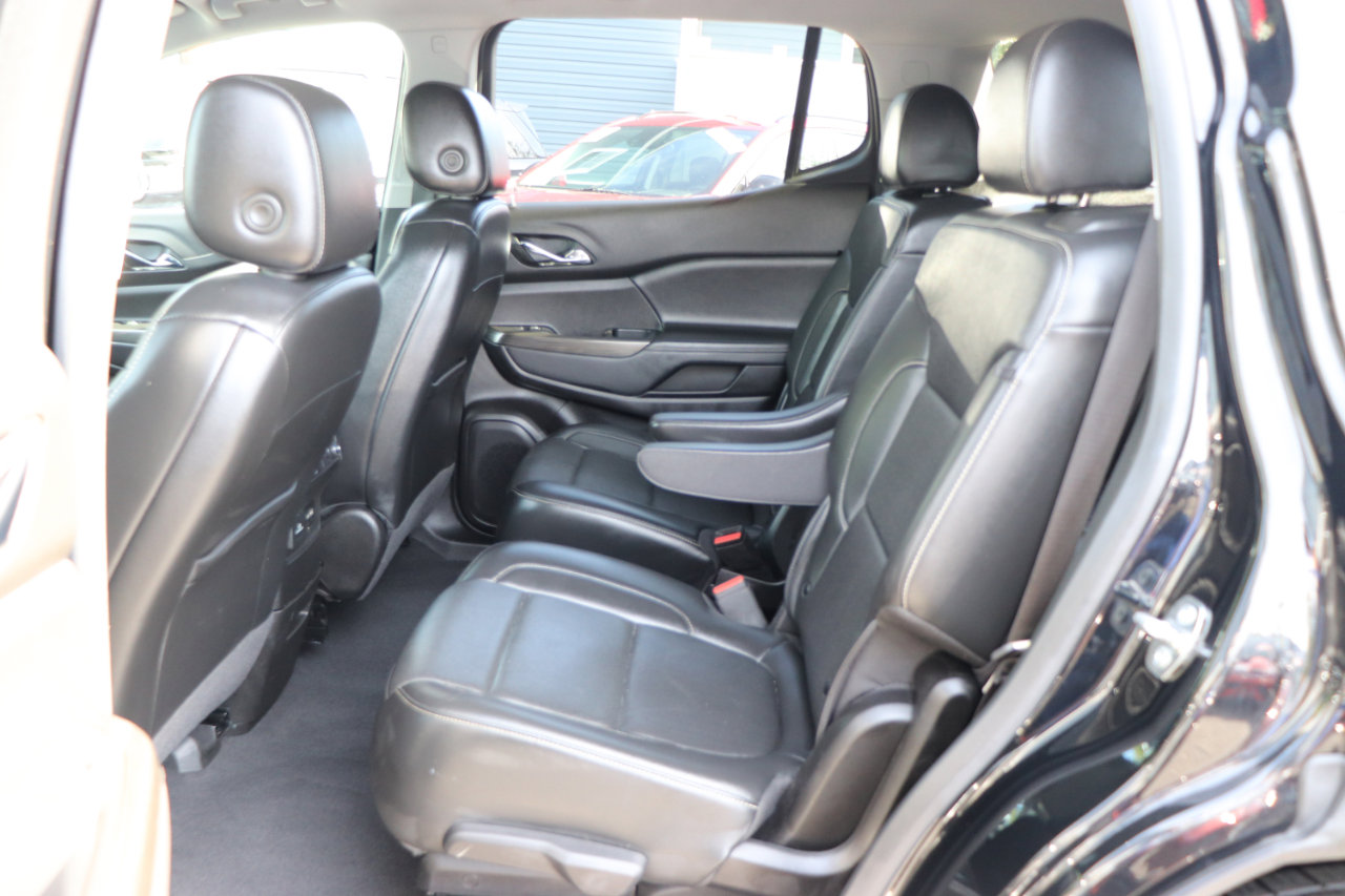 Used 2023 GMC Acadia SLT image 12