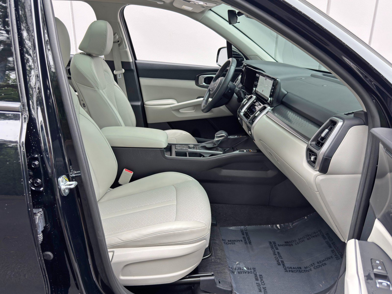 Used 2023 Kia Sorento S w/ Panoramic Sunroof Package FWD image 15
