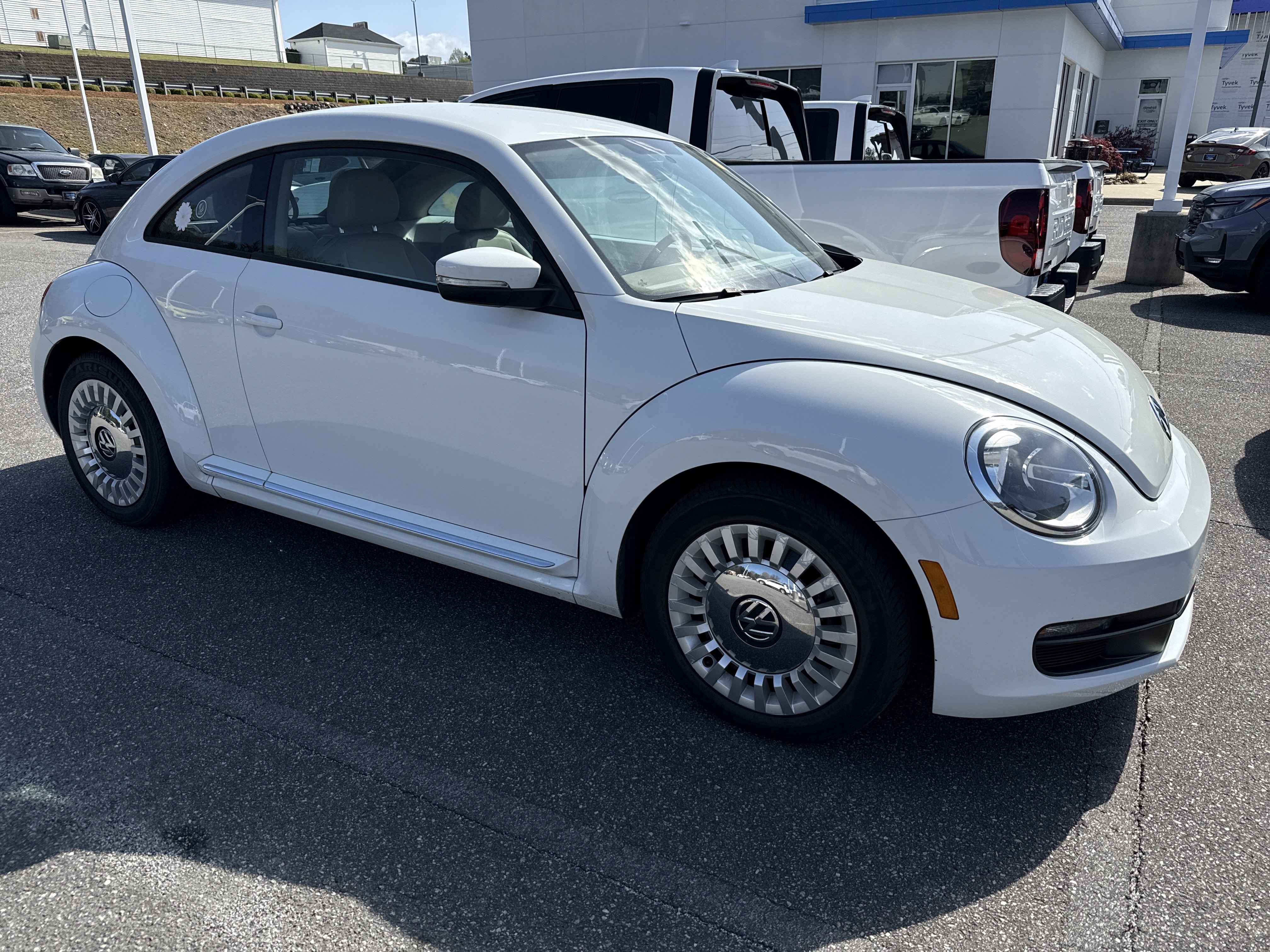 Used 2014 Volkswagen Beetle 1.8T image 2