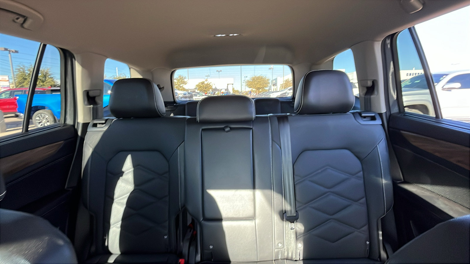 Used 2024 Volkswagen Atlas SE image 23