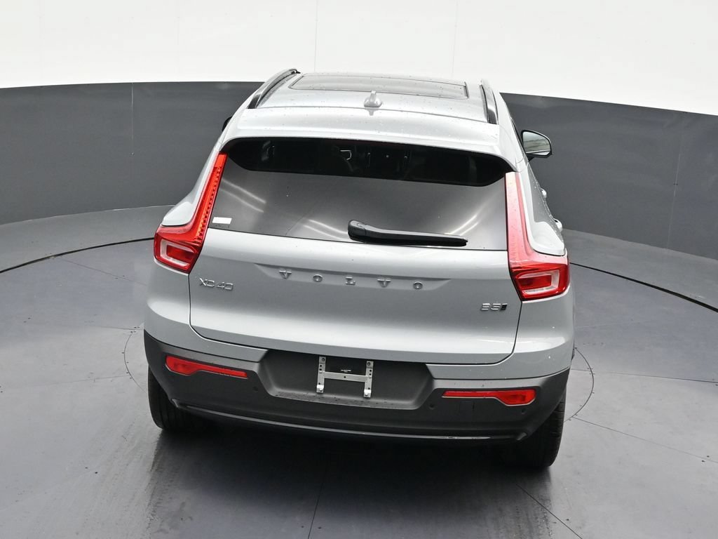 New 2026 Volvo XC40 B5 Plus w/ Protection Package Premier AWD/4WD image 16