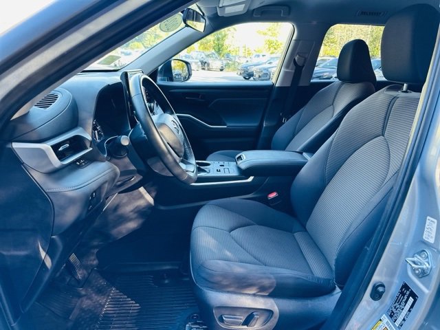 Used 2024 Toyota Highlander LE image 19