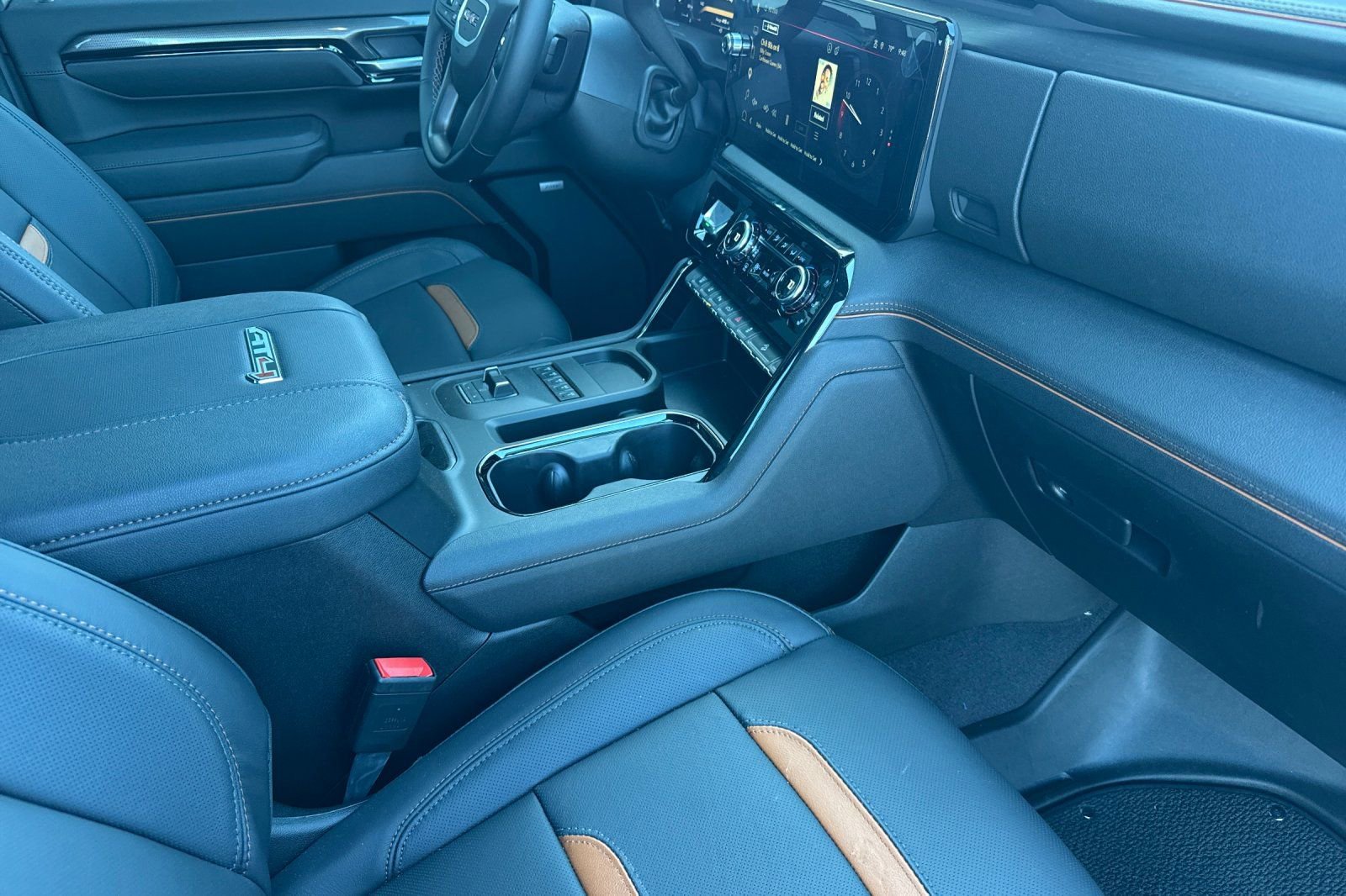 Used 2026 GMC Sierra 2500 AT4 w/ AT4 Premium Plus Package AWD/4WD image 19