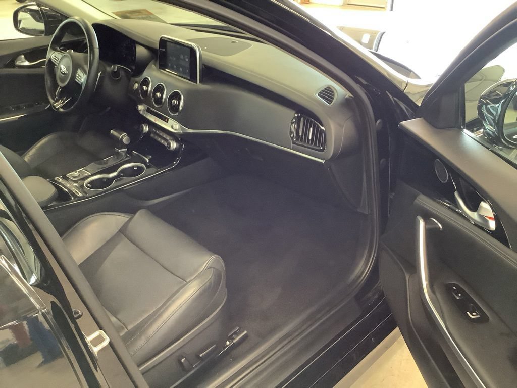 Used 2019 Kia Stinger AWD/4WD image 13