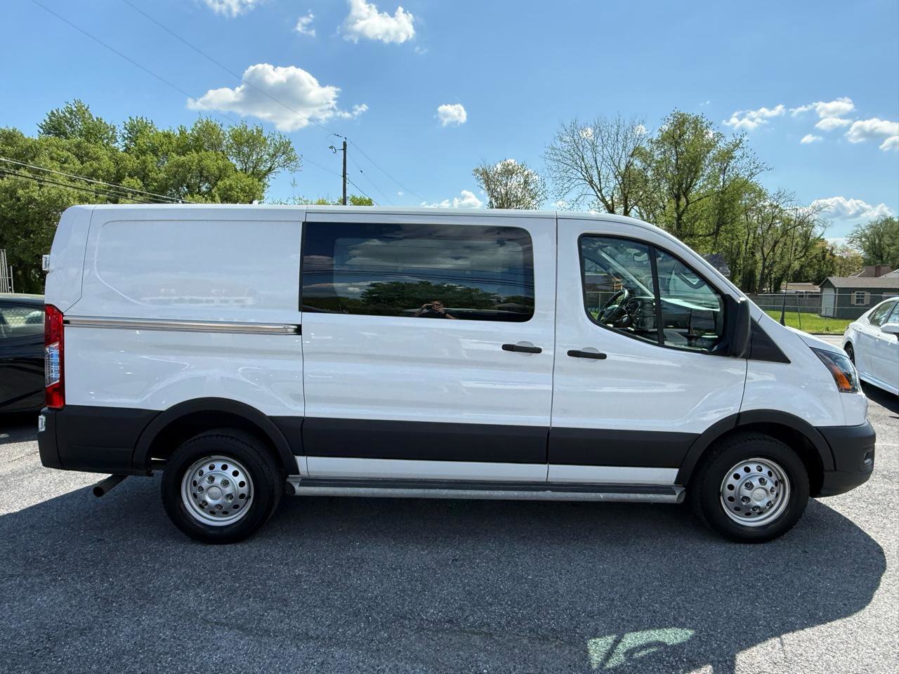 Used 2024 Ford Transit 250 Low Roof AWD w/ Exterior Upgrade Package image 3