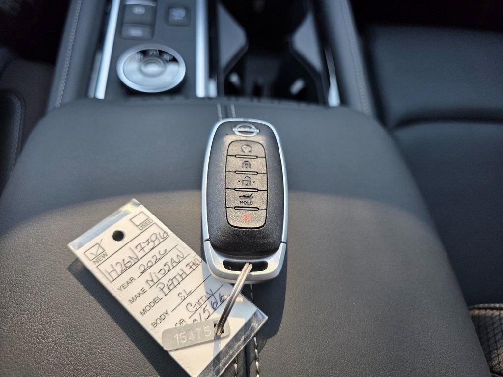 New 2026 Nissan Pathfinder SL image 28