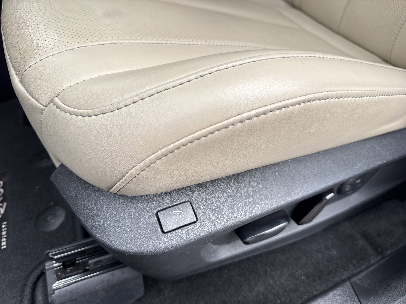 Used 2025 INFINITI QX60 Sensory image 23